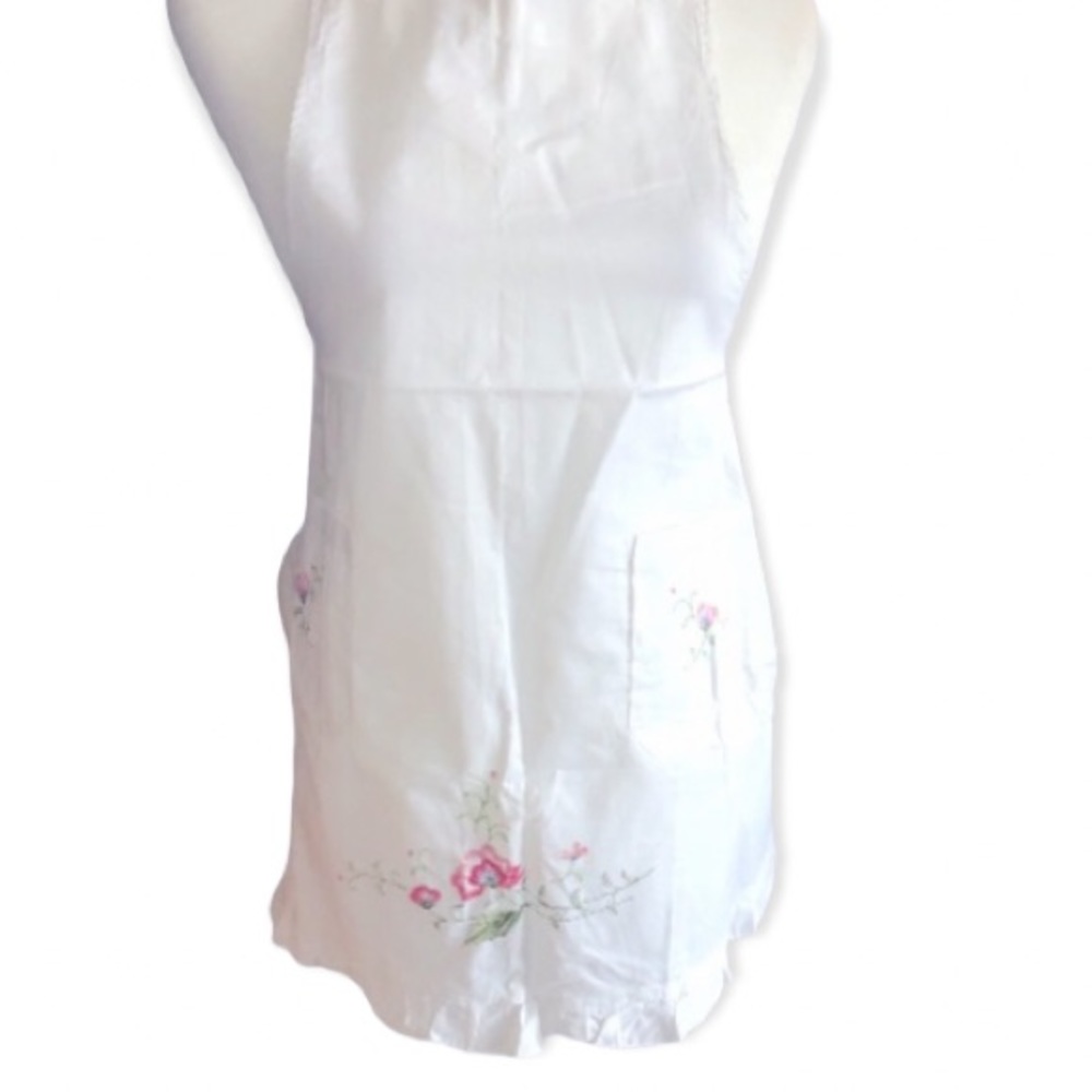 SALE 3️⃣for 1️⃣ Cotton apron white embroidered apron NWOT